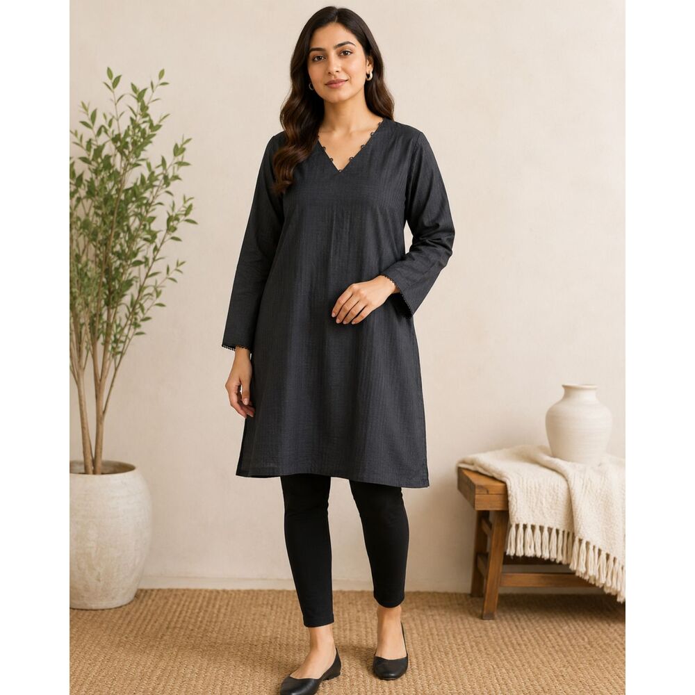 NWT Women’s Black Kurta Tunic Size L V-Neck Long Sleeve Textured Woven Top